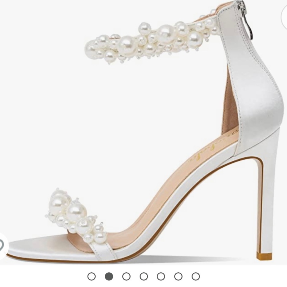 NEW NEVER BEEN WORN White Women's Sandals Pearl DecorationStiletto Heels